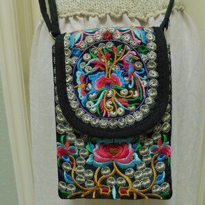 EEEkit Women Retro Embroidery Mini Crossbody Cellphone Bag NWOT